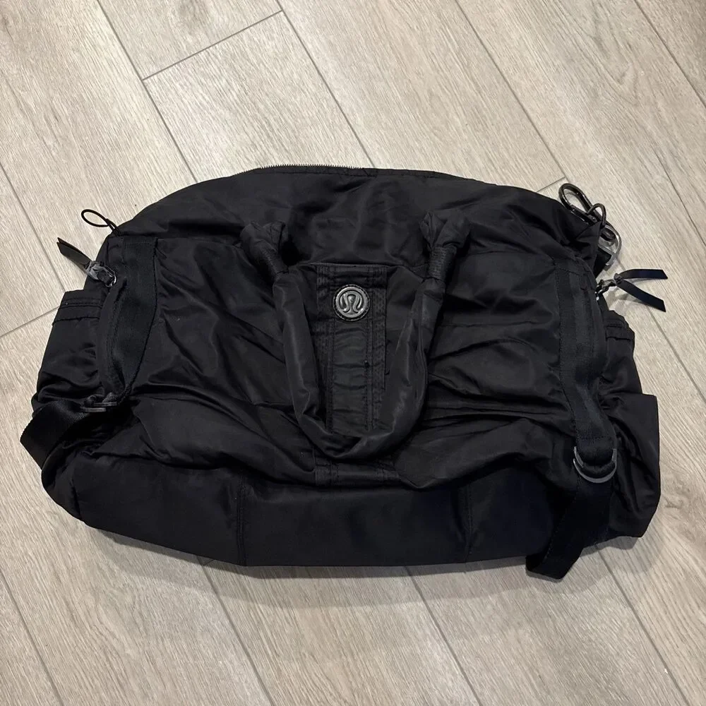 RARE Lululemon Black “Bon Voyage” Large Duffel Bag Yoga Gym Duffle
